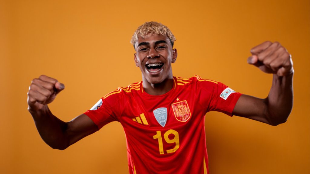 Cristiano Ronaldo îl numește fenomen pe Lamine Yamal
